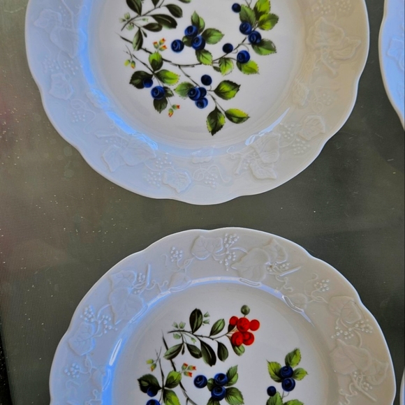 Dansk International France Dessert/Salad Plates Vintage Ivy, Berries & Vine - Picture 3 of 12